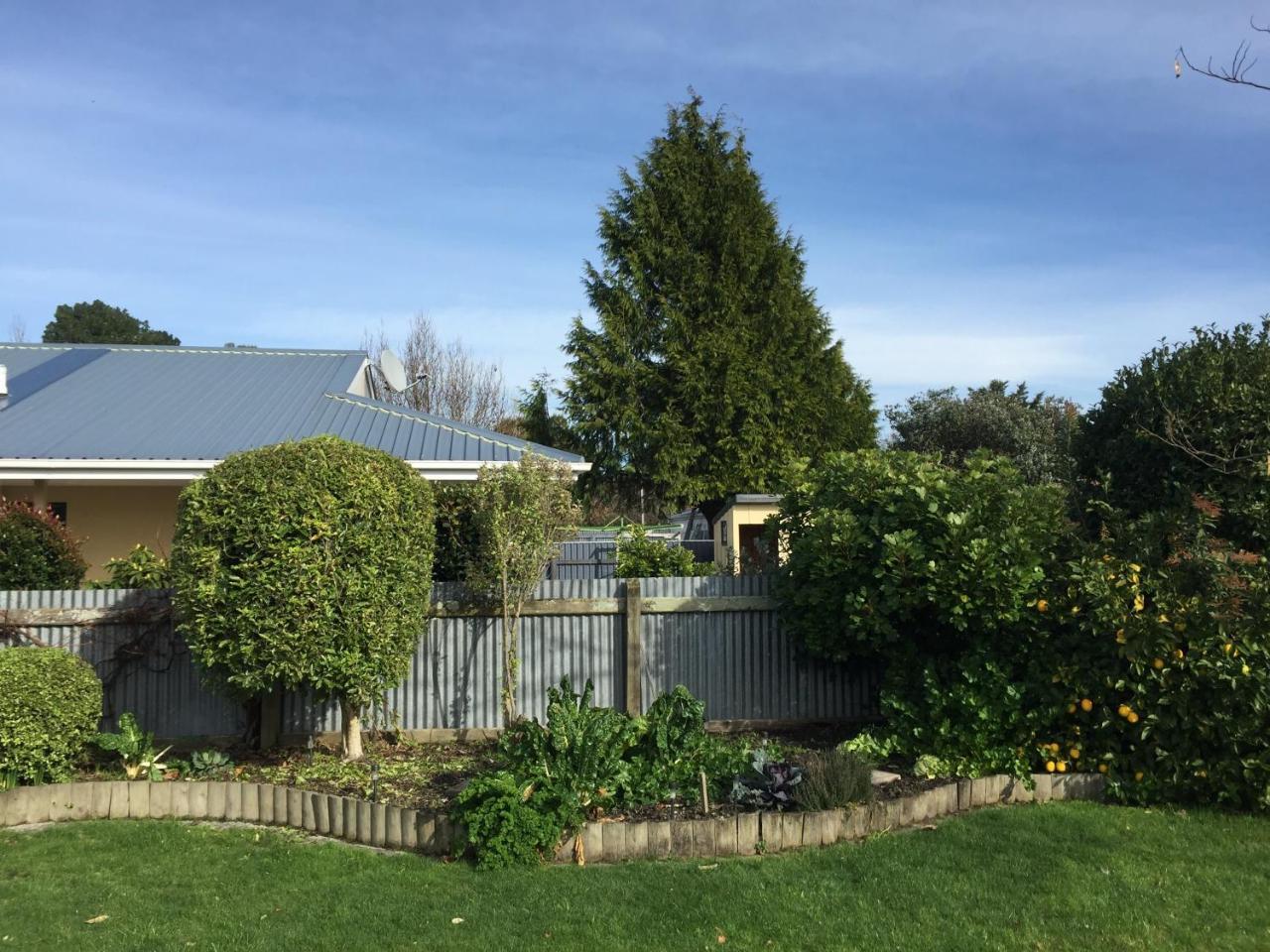 Cosy, Central Greytown Sleepout Exterior foto
