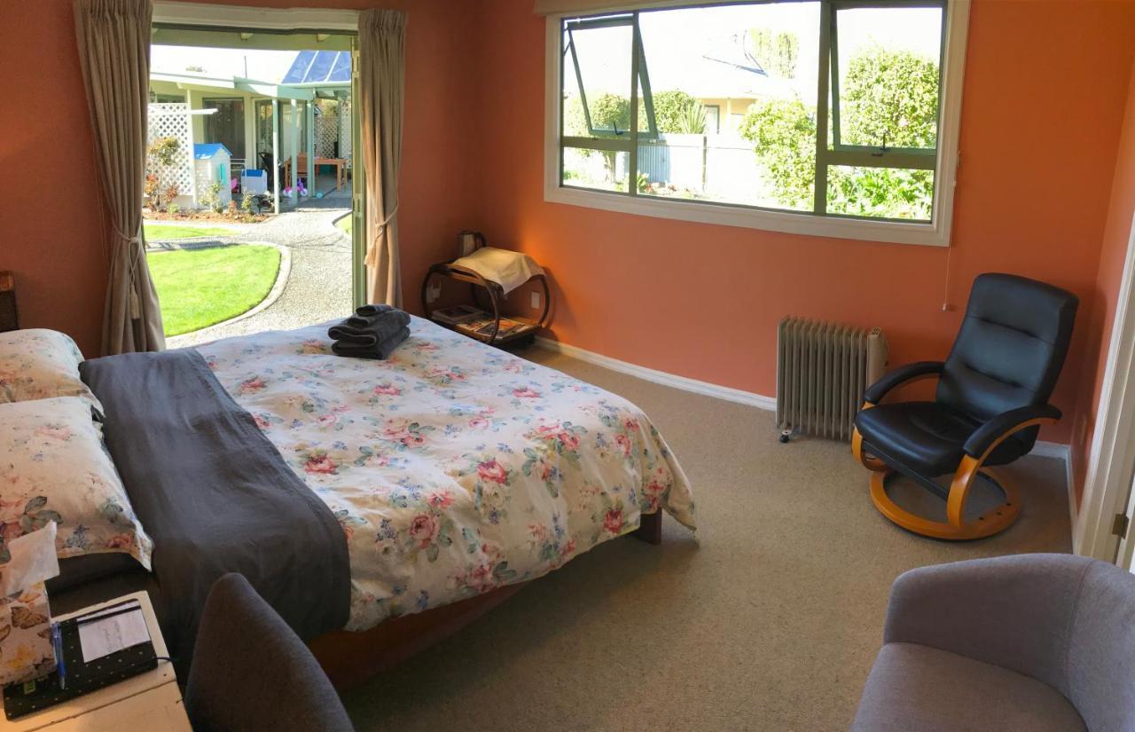 Cosy, Central Greytown Sleepout Exterior foto